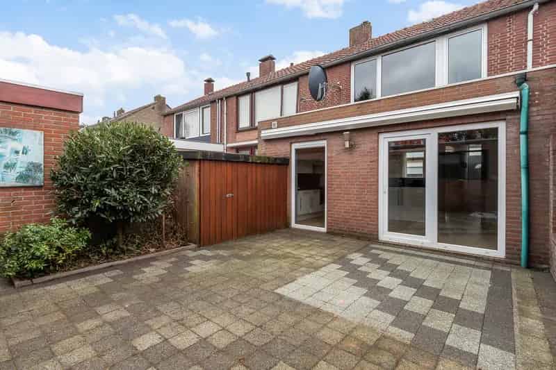 Uitgebouwde Tussenwoning Slotjes-Midden Oosterhout