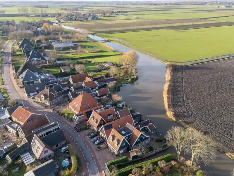 Vrijstaande woonboerderij Oostwoud - Ruimte, Uitzicht en Comfort