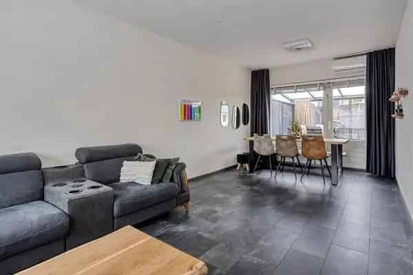 Ruime Hoekwoning met Garage en Tuinkamer in Cuijk Noord