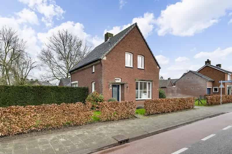 Huis Te Huur , 12, Burgemeester Greijmansstraat, Nederweert, Limburg