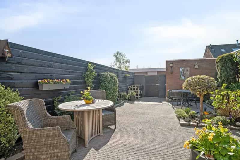 Eengezinswoning Oude Tonge 3 slaapkamers tuin