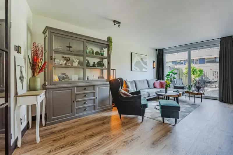 Huis te koop Almere: 4 slaapkamers, luxe badkamer & keuken, tuin op het zuidwesten