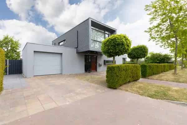 Moderne Villa aan Open Vaarwater Sneek