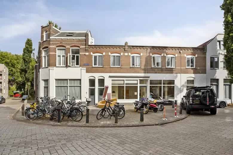 370 m2 Maatschappelijke Ruimte te Huur Den Bosch