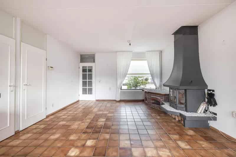 Ruime Hoekwoning met Garage en Zonnepanelen