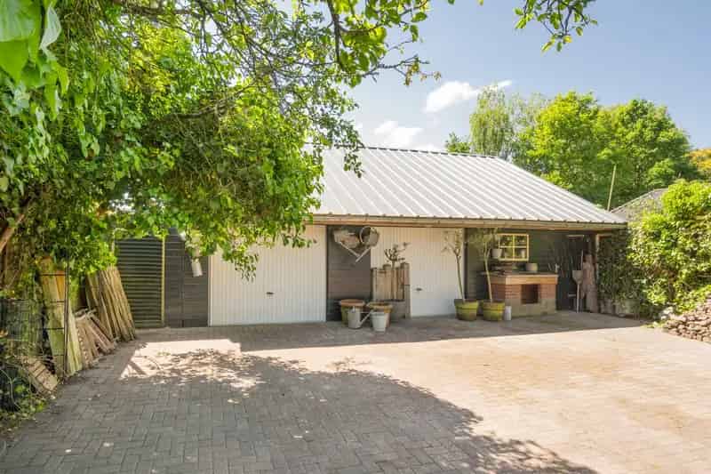 Huis te koop Nijkerk: Karaktervolle woning met potentie