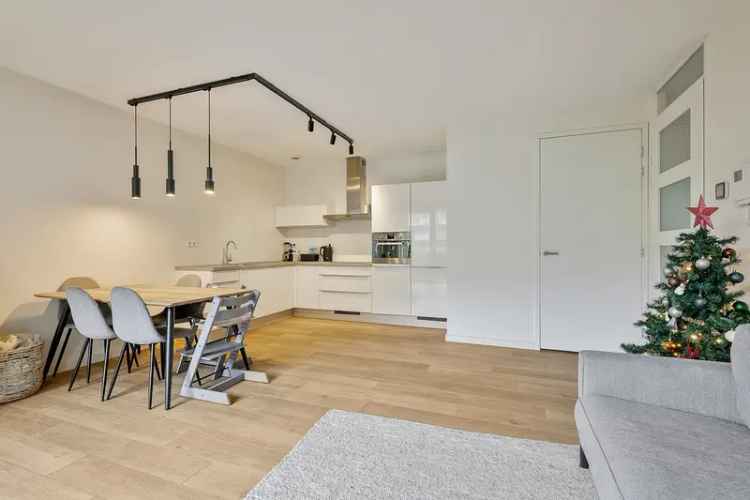 Benedenwoning Te Huur in Amsterdam, Noord-Holland