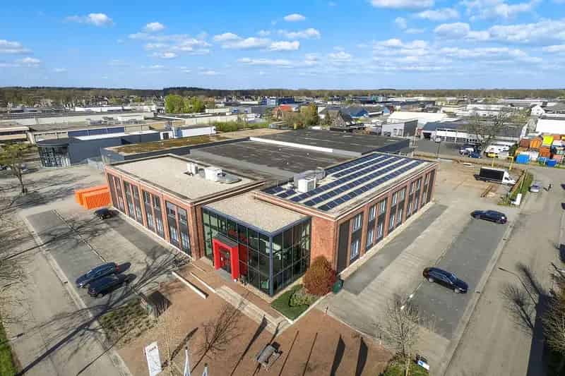 Bedrijfshal Dalfsen te huur Kantoorpand 920m2 Bedrijfsruimte 2600m2