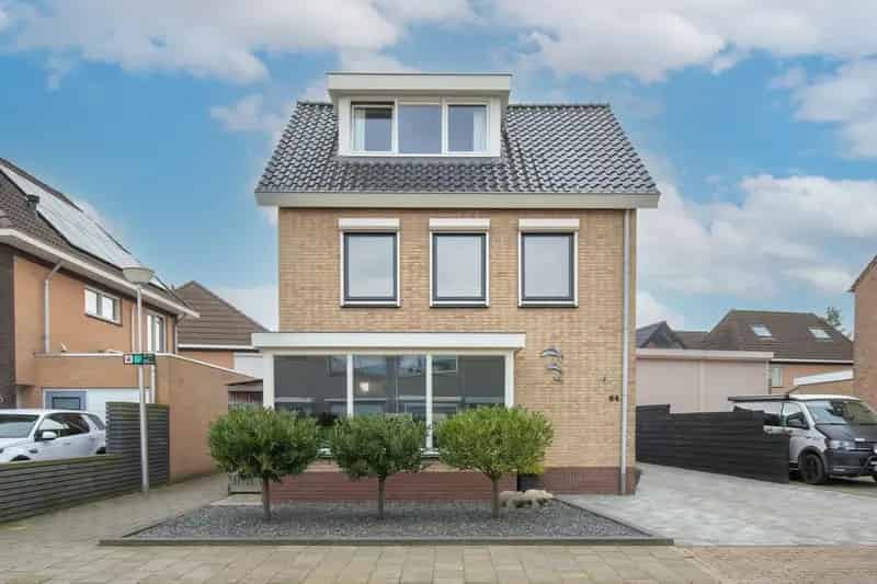 Ruime Vrijstaande Woning met Garage en Zonnepanelen
