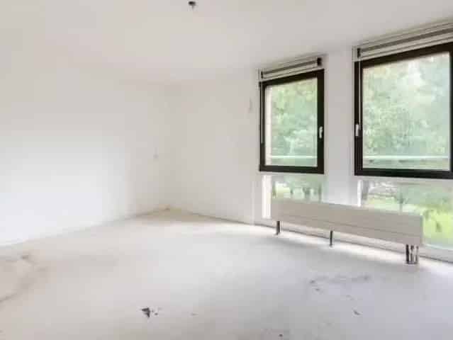 Ruime woning Bijlmermeer twee slaapkamers balkon berging