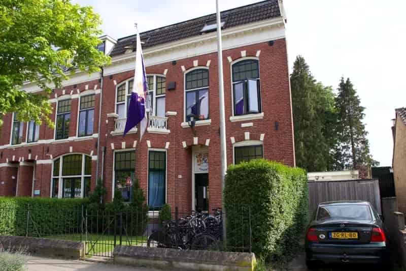 Studentenhuis Patatras Enschede: 9 Kamers Jacuzzi Huisauto