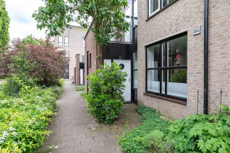 5 Slaapkamers Ruime Instapklare Woning Apeldoorn
