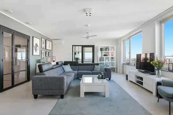 Gemeubileerd 3 Kamer Appartement Kop van Zuid Montevideo