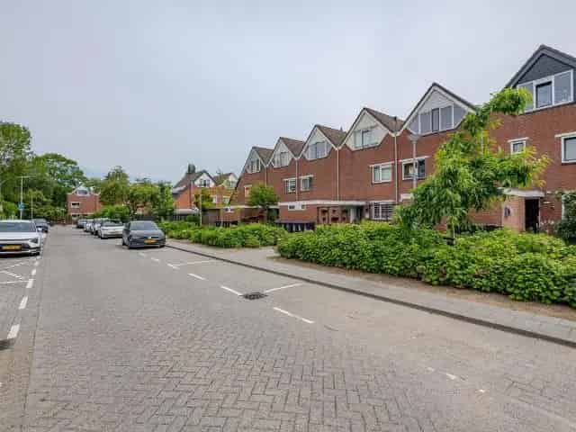 Royale Tussenwoning Rotterdam IJsselmonde 5 Slaapkamers