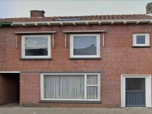 Semi-studio Roosendaal: gerenoveerd, eigen badkamer, gezamenlijke keuken