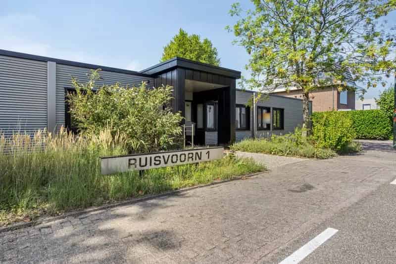 Bedrijfshal Raamsdonksveer | Zoek bedrijfshallen te huur: Ruisvoorn 1 4941 SB Raamsdonksveer 