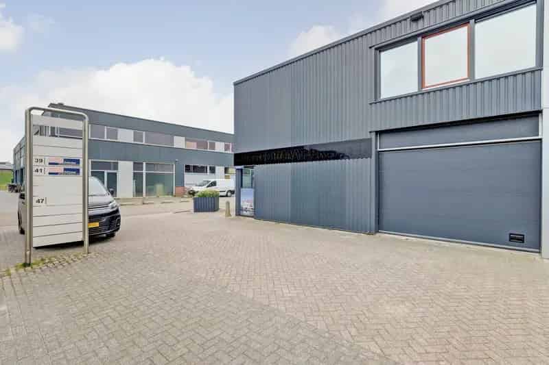Bedrijfshal Enkhuizen te Koop 350m² Modern Bedrijventerrein