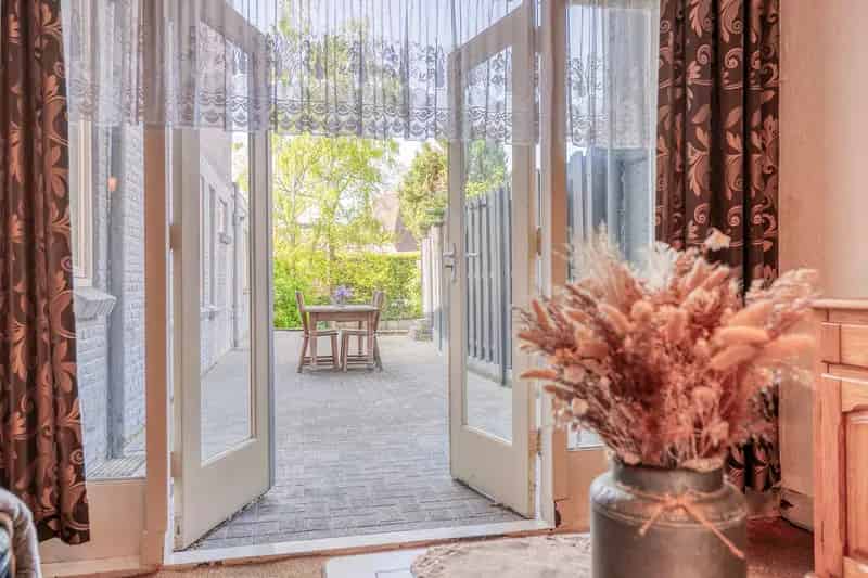 Jaren 30 Benedenwoning Bergen op Zoom Ruime Tuin Moderniseren