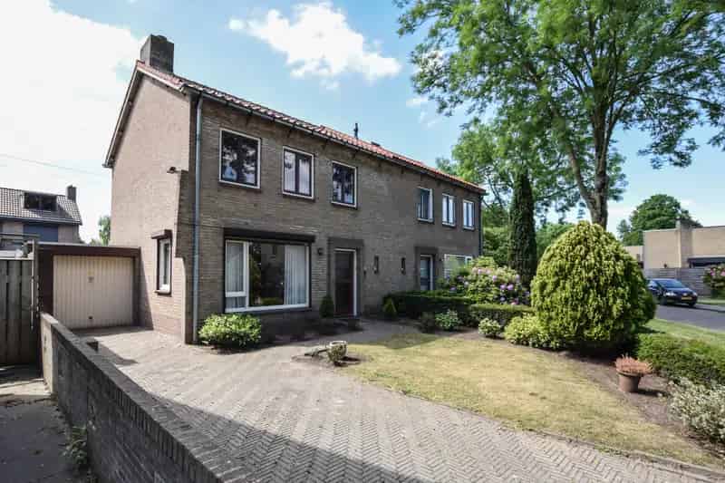 Kluswoning Twee Onder Een Kap Orthen Grote Garage Tuin