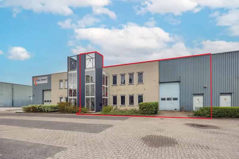 Bedrijfshal Almere te Huur 1075m² A6