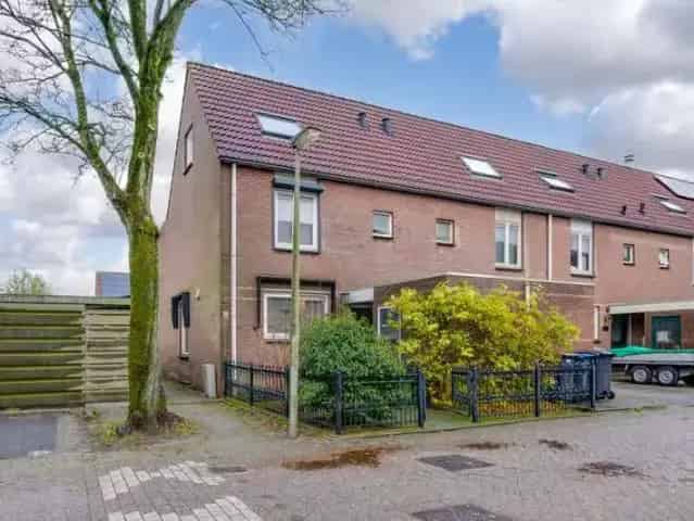 Riante Eengezinswoning Purmerend 125m2 Luxe Badkamer