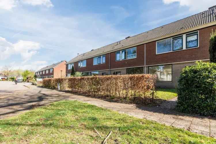 Ruime 4 Slaapkamers gezinswoning Dieren nabij voorzieningen