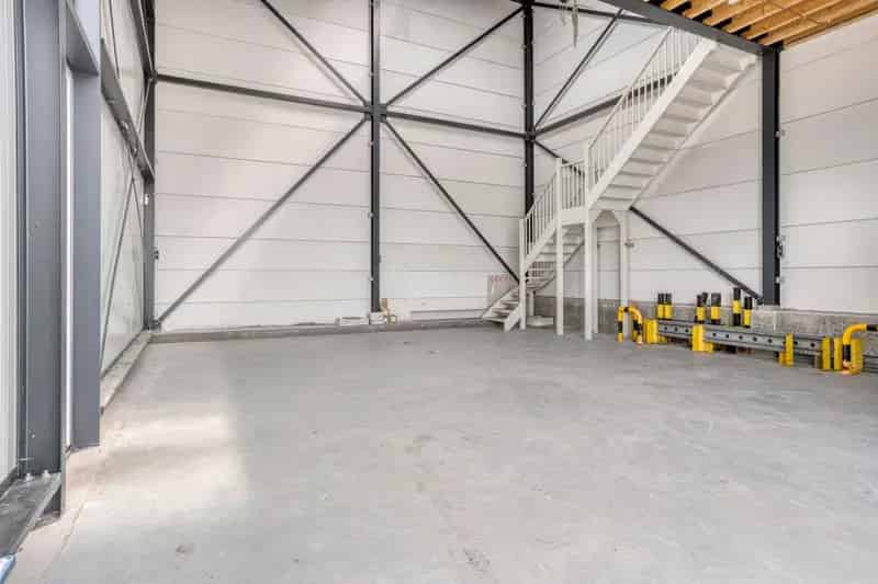 Bedrijfshal te Koop Roosendaal 125m²