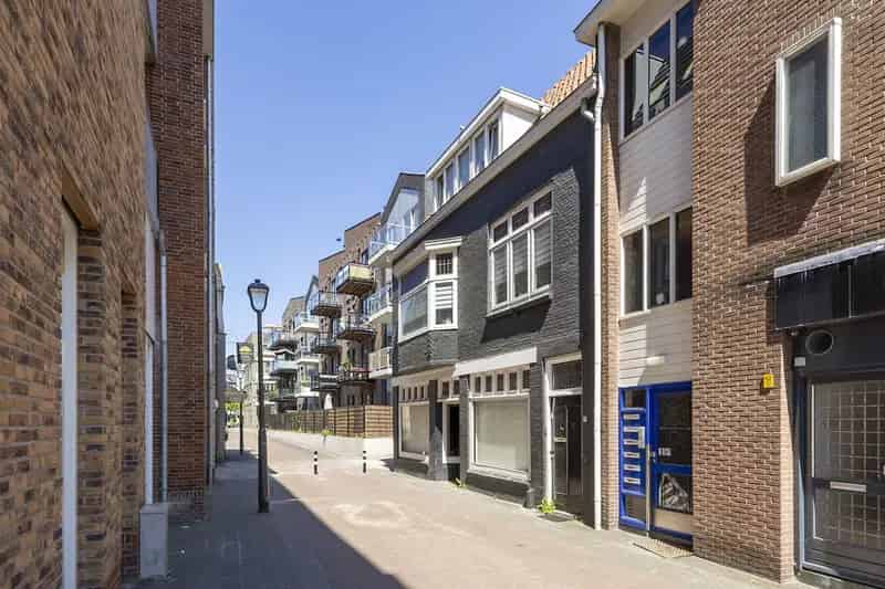 Huis te koop Beverwijk Centrum Winkel en Appartementen