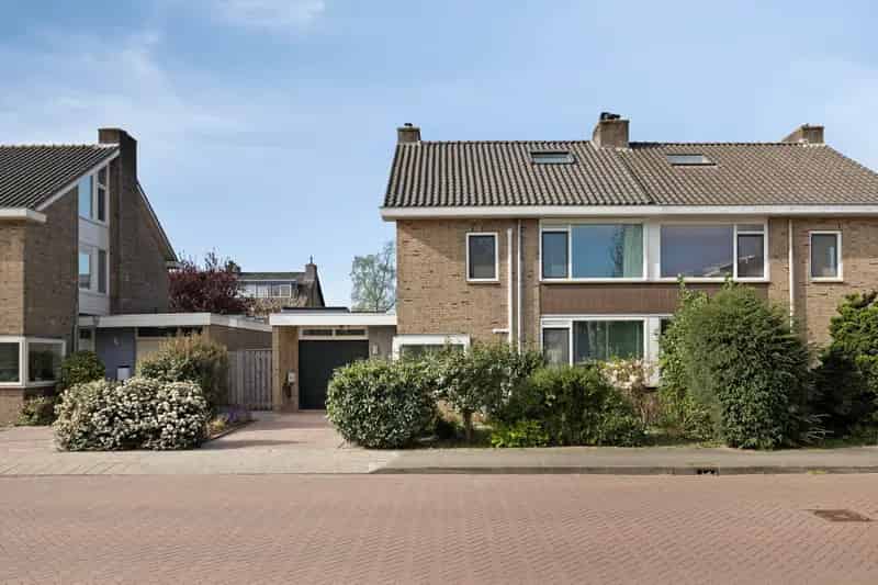 Gerenoveerde Tweekapper Zwijndrecht 4 slaapkamers Tuin Garage Energielabel A