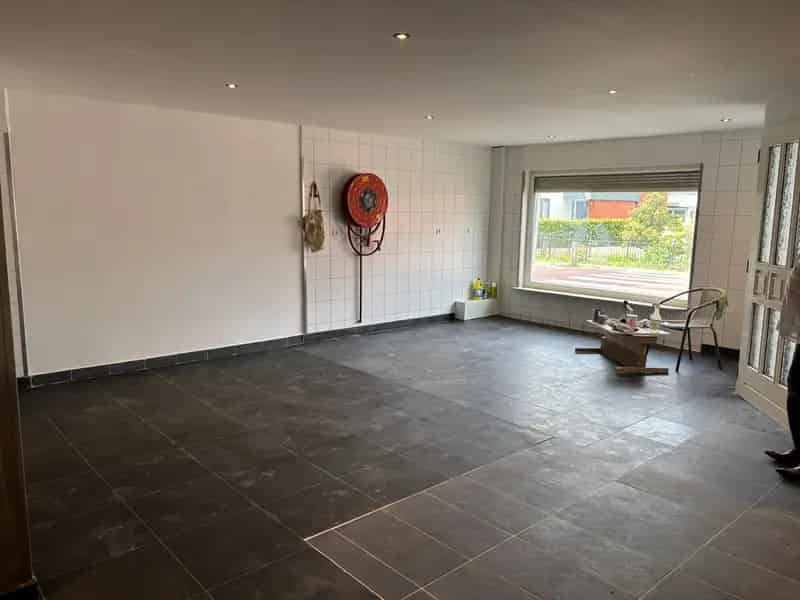Winkel te Huur Zwaag Dorpsstraat 72m2