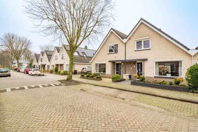 Ruime woning IJsselstein: Garage, Tuin, Privacy