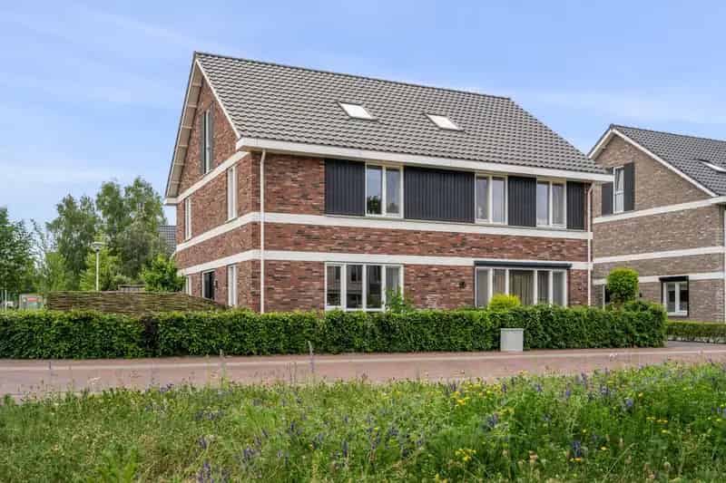Huis te koop Harskamp: Moderne Twee-onder-een-kapwoning