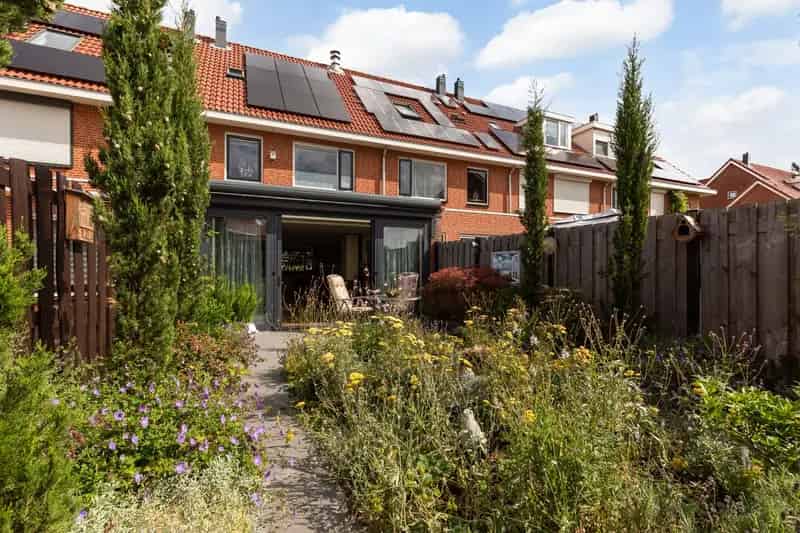 Ruime Tussenwoning Rhoon 4 slaapkamers Zuidtuin 9 Zonnepanelen