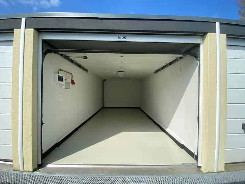 Garagebox te koop Den Haag Spoorlaan 18m2 Krachtstroom