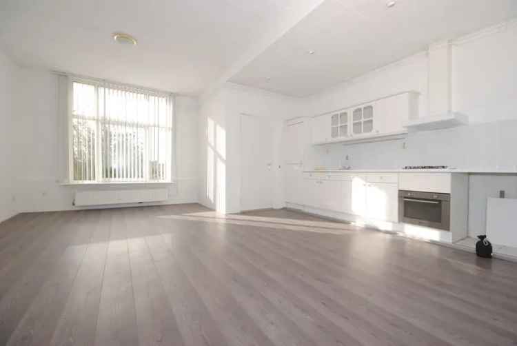 Gestoffeerd 3-kamer appartement Leidschendam 70m2