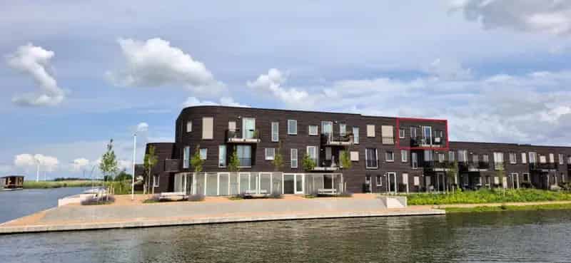 Zeer ruim 3 kamer appartement te koop in Zeewolde