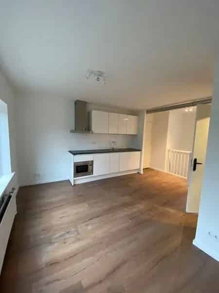 Studio Diephuisstraat 33C  Beschikbaar vanaf 01-07-2025