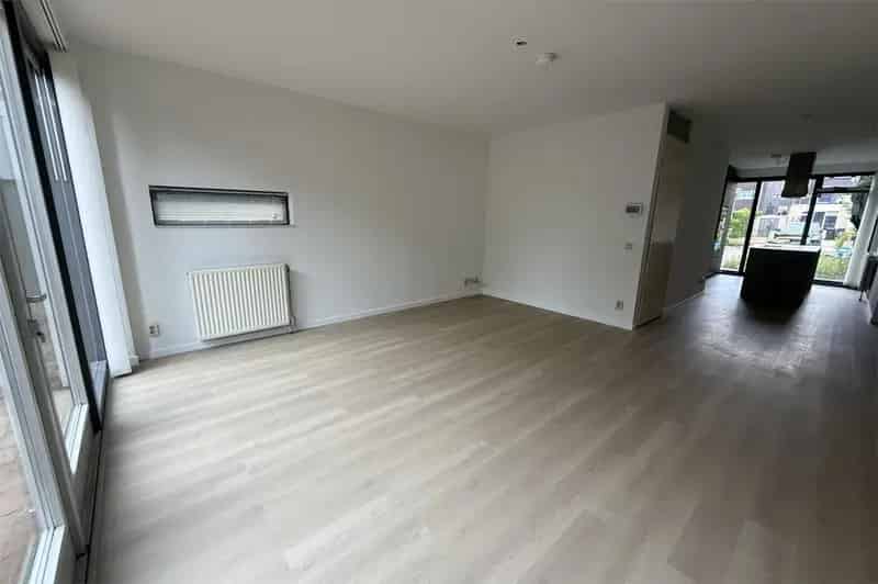 Vrijstaande woning Almere Buiten 4 slaapkamers gerenoveerd