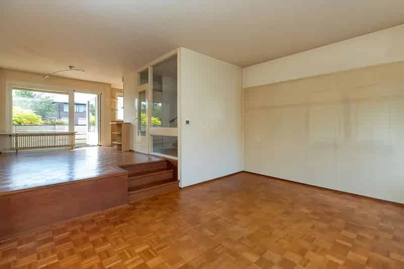 Huis te koop Hilversum Willibrorduslaan: Ruime gezinswoning met garage en tuin