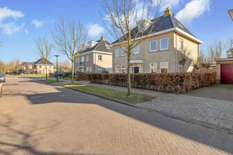 Luxe Vrijstaande Villa te Beverwijk 5 slaapkamers Grote Tuin Aan Het Water