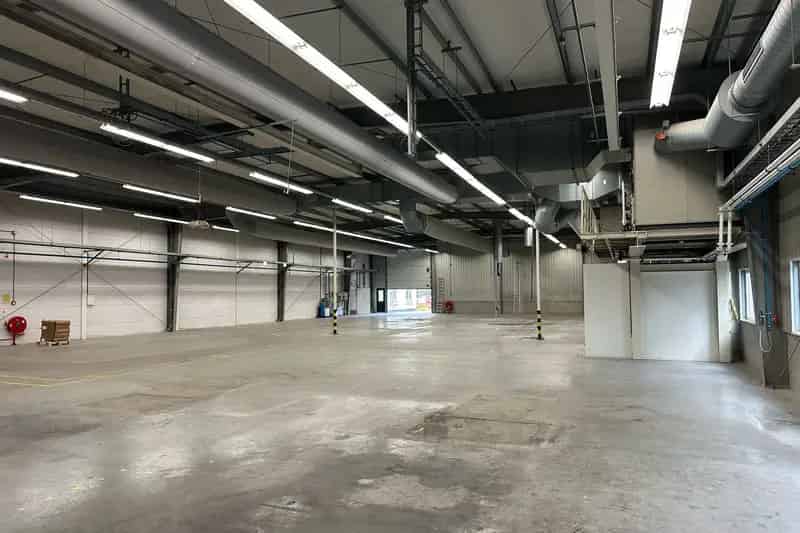 Bedrijfshal Assendelft 1067m2 te koop