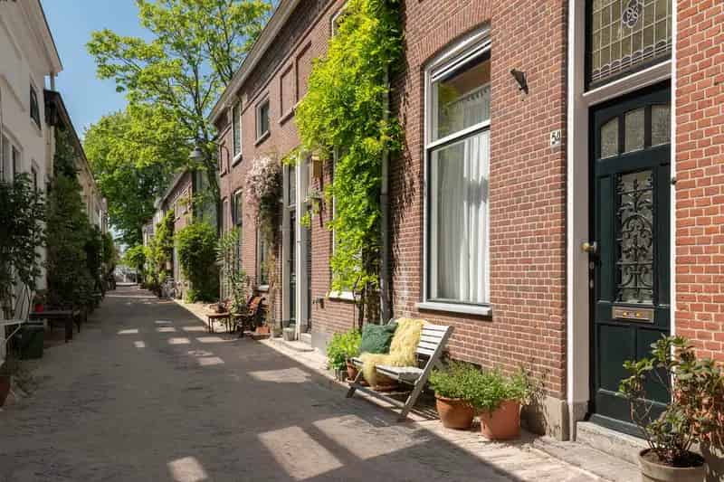 Huis te koop Delft Hopstraat: Instapklare gezinswoning
