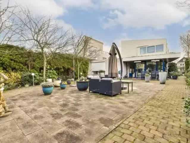Ruime Villa in Amstelveen Westwijk 4 slaapkamers 2 badkamers Grote Tuin