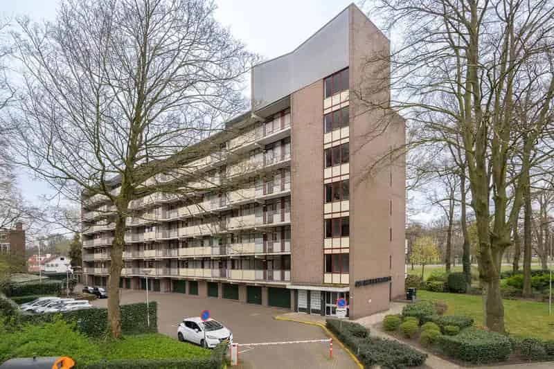 Ruim 2 Kamerappartement Enschede Blijdensteinpark 100m2
