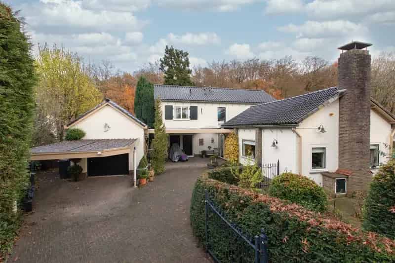 Huis te koop Velp Bosrand: Royale Villa 5 slaapkamers