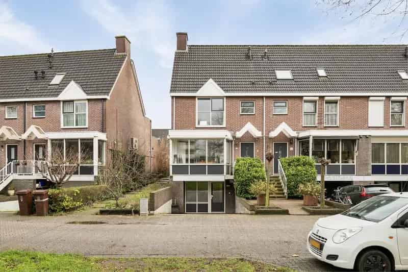 Ruime Hoekwoning 4 slaapkamers Ede Rietkampen