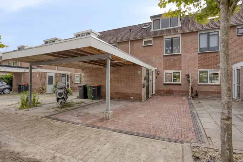 Huis te koop Hoorn: Ruime tussenwoning 5 slaapkamers