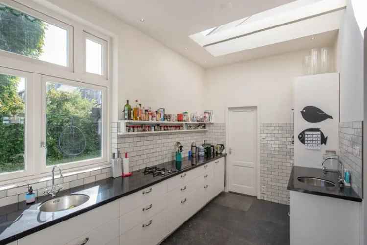 Huis te koop Delft: Ruime villa met 3 slaapkamers en energielabel B