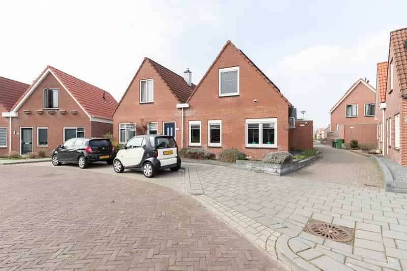 Instapklare 2-onder-1-kapwoning Scheemda nabij centrum