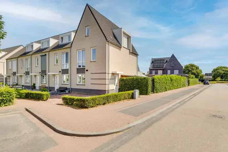 Hoekwoning Velden 4 slaapkamers grote tuin energielabel A